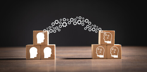 形容女人手好看修长的句子？